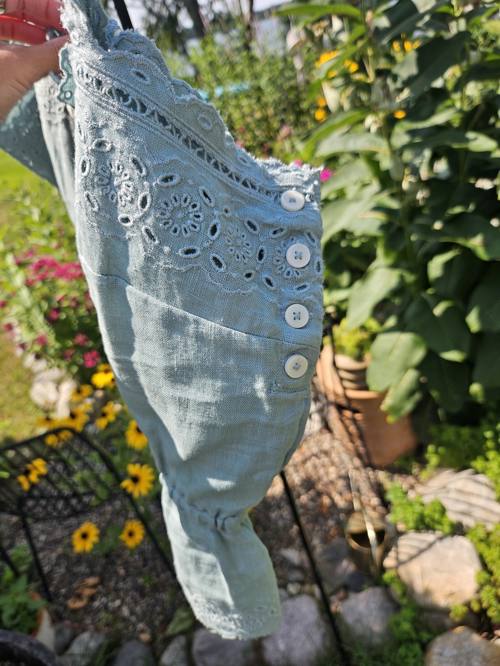 Aritzia Little Moon Eyelet Linen Tank Top NWT - Picture 3 of 4